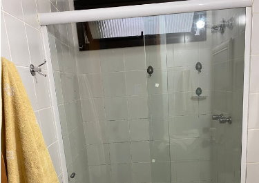 Conserto e manuten��o de box para banheiro